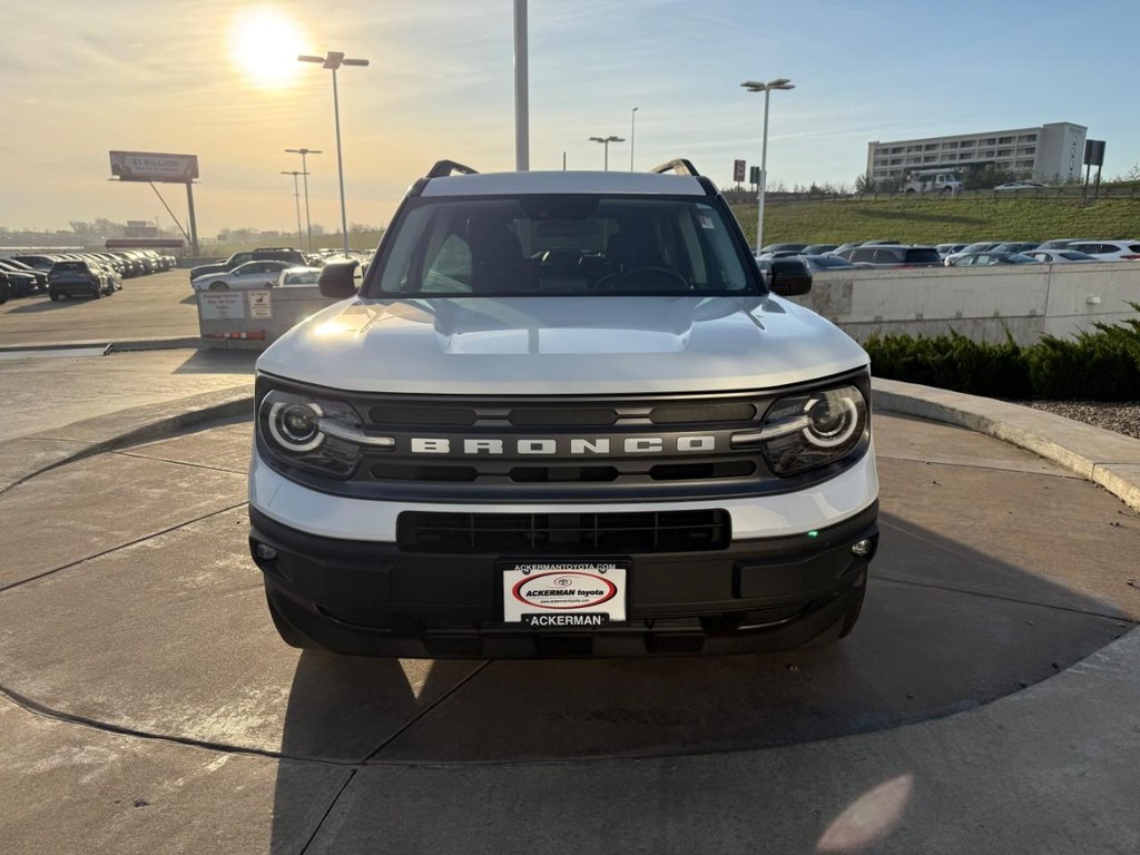Ford Bronco Sport Vehicle Full-screen Gallery Image 09