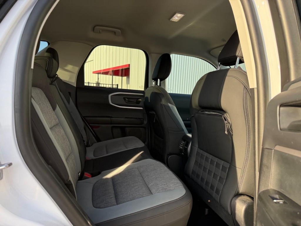 Ford Bronco Sport Vehicle Full-screen Gallery Image 10