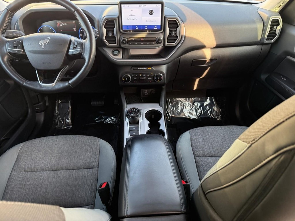 Ford Bronco Sport Vehicle Full-screen Gallery Image 11