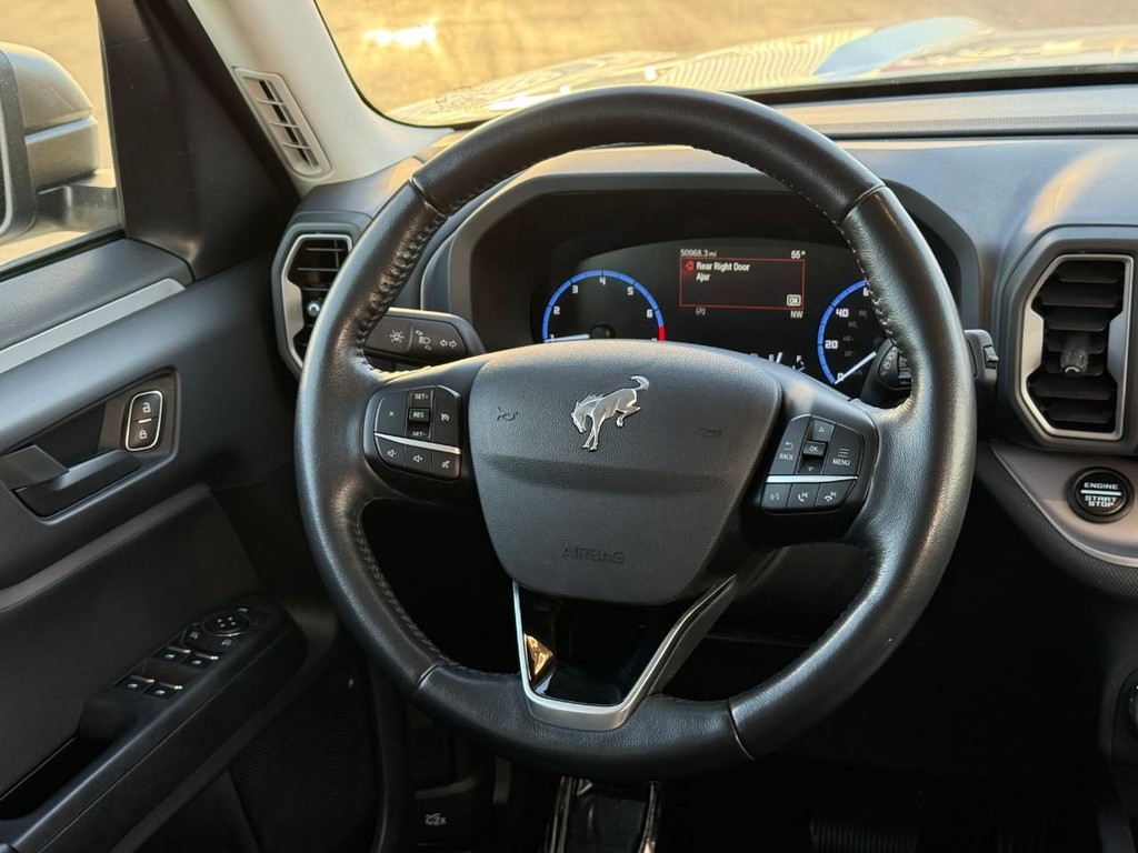 Ford Bronco Sport Vehicle Full-screen Gallery Image 12