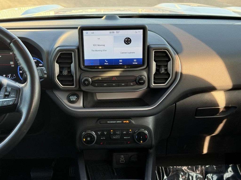 Ford Bronco Sport Vehicle Full-screen Gallery Image 13