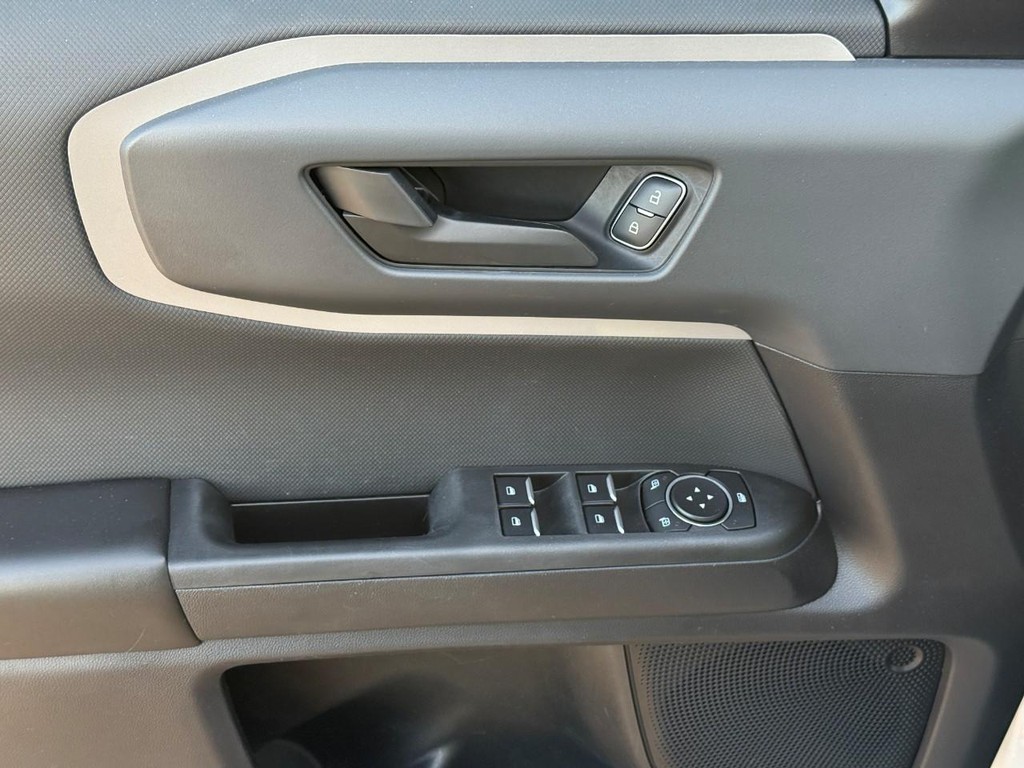 Ford Bronco Sport Vehicle Full-screen Gallery Image 16