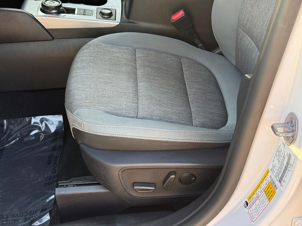 Ford Bronco Sport Vehicle Full-screen Gallery Image 18