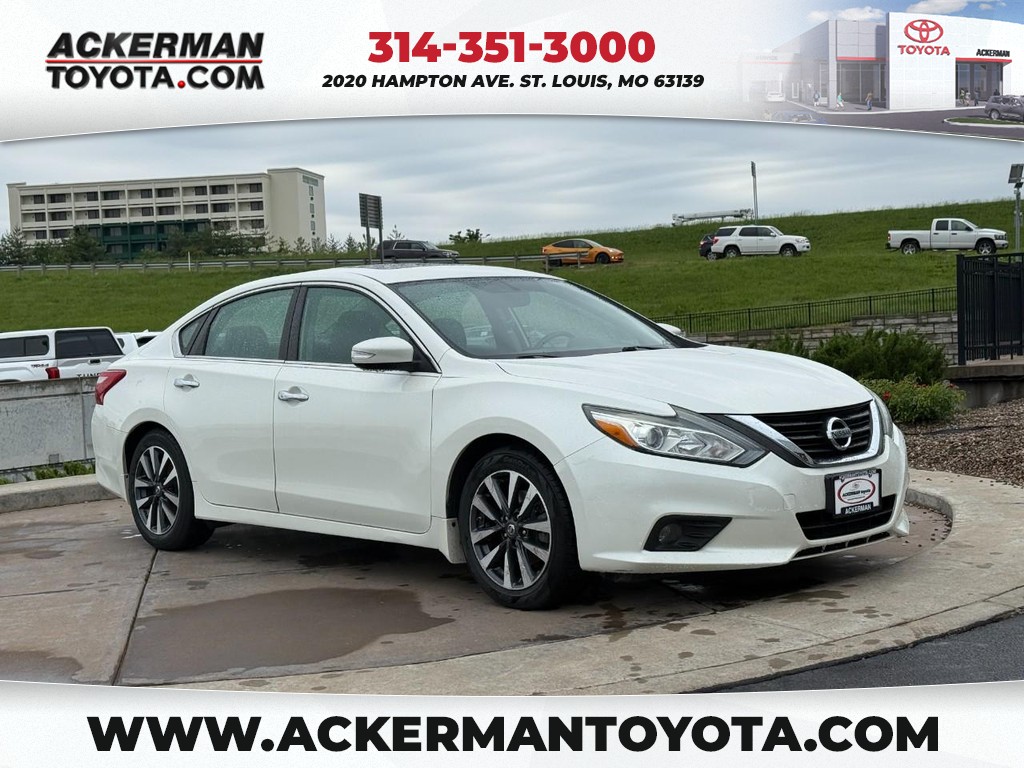 Nissan Altima Vehicle Full-screen Gallery Image 01