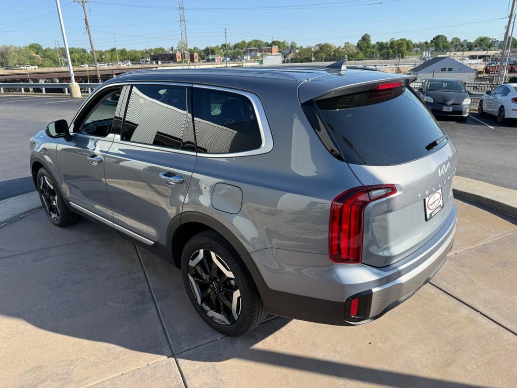 Kia Telluride Vehicle Full-screen Gallery Image 07
