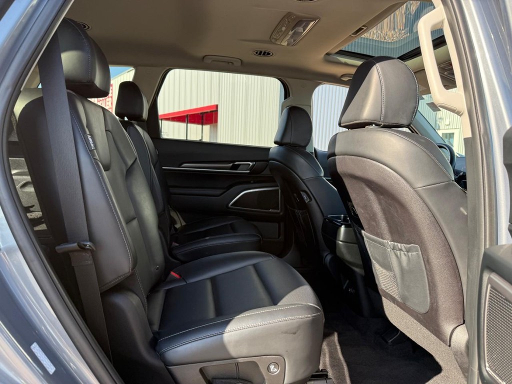 Kia Telluride Vehicle Full-screen Gallery Image 10