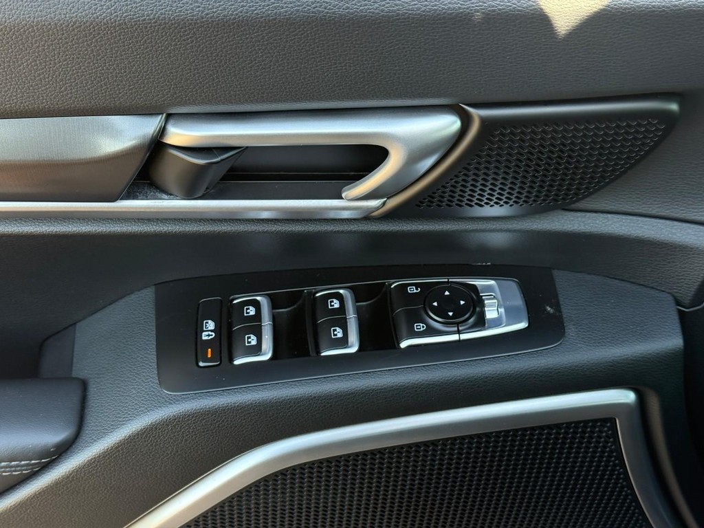 Kia Telluride Vehicle Full-screen Gallery Image 16