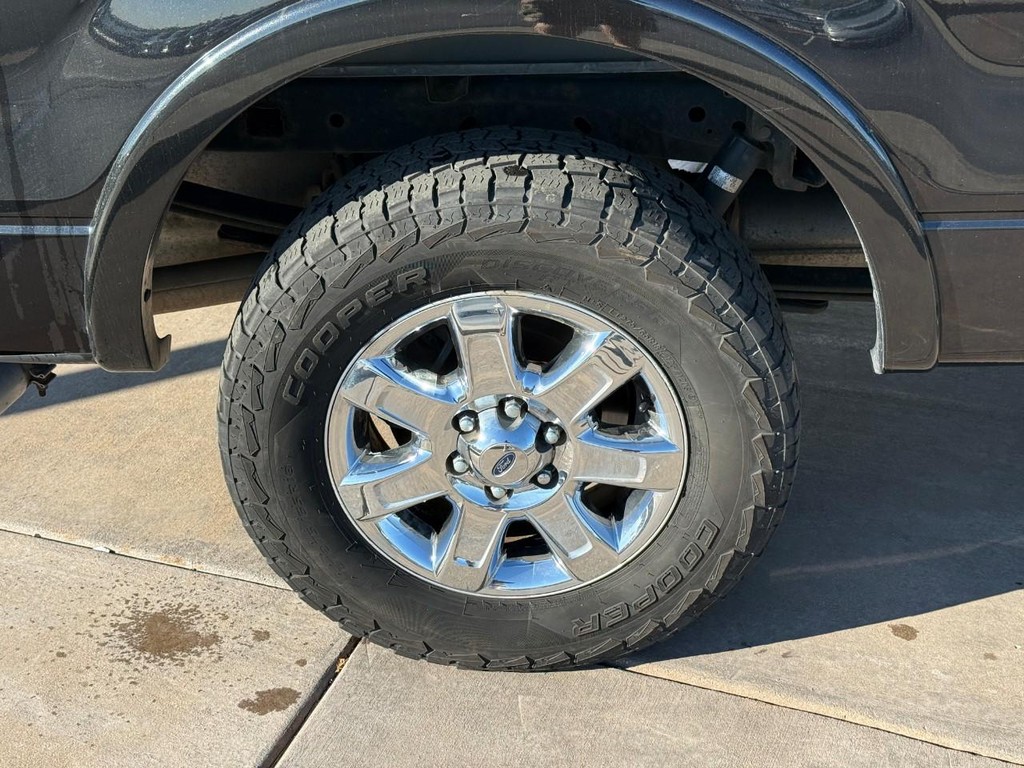 Ford F-150 Vehicle Full-screen Gallery Image 05