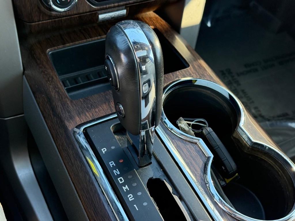 Ford F-150 Vehicle Full-screen Gallery Image 21