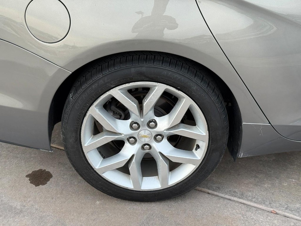 Chevrolet Impala Vehicle Full-screen Gallery Image 04