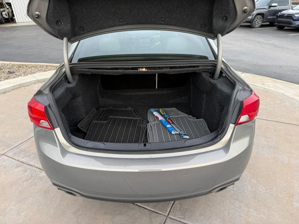 Chevrolet Impala Vehicle Full-screen Gallery Image 05