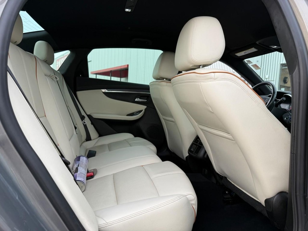 Chevrolet Impala Vehicle Full-screen Gallery Image 10