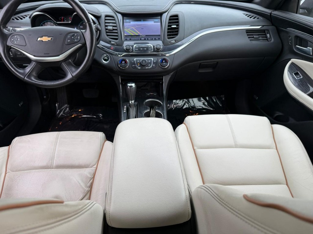Chevrolet Impala Vehicle Full-screen Gallery Image 11