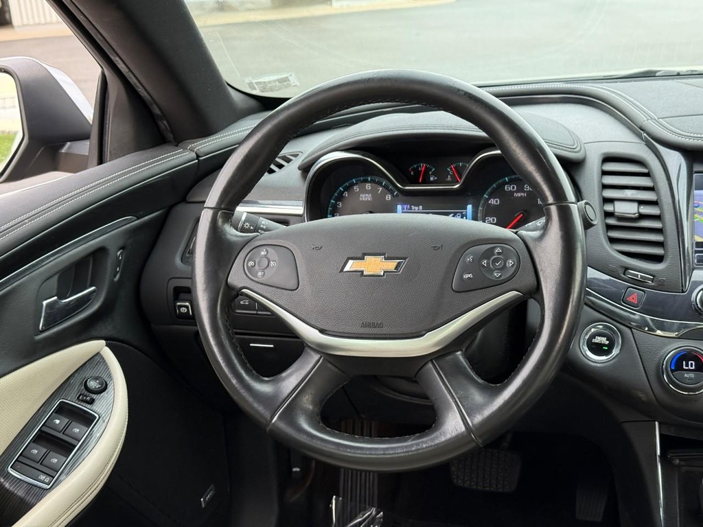 Chevrolet Impala Vehicle Full-screen Gallery Image 12