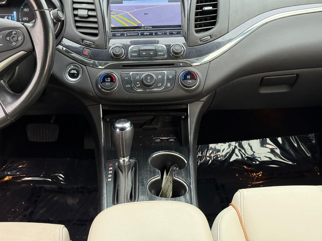 Chevrolet Impala Vehicle Full-screen Gallery Image 14