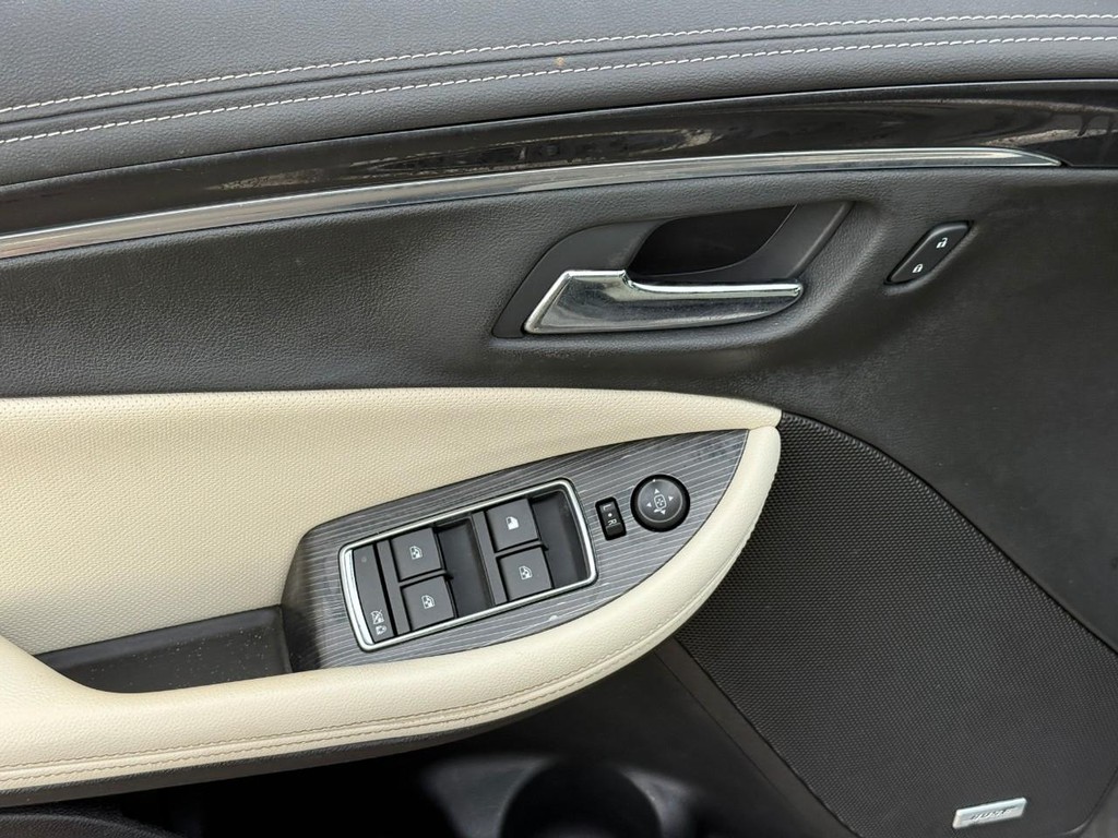 Chevrolet Impala Vehicle Full-screen Gallery Image 15