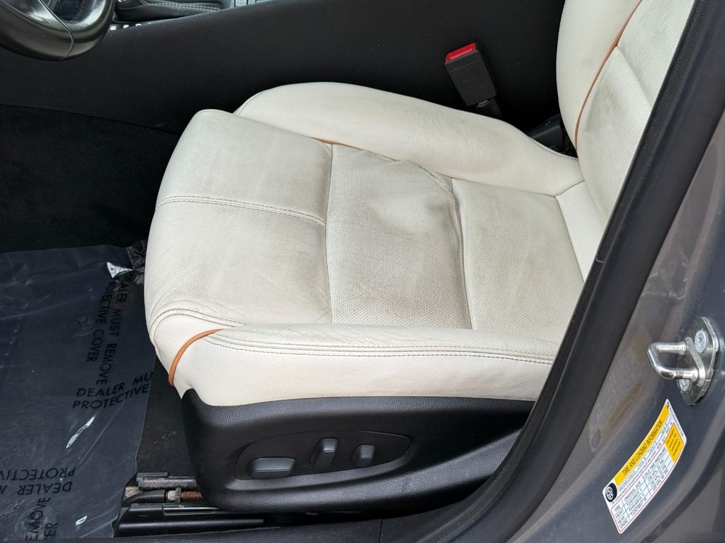 Chevrolet Impala Vehicle Full-screen Gallery Image 16