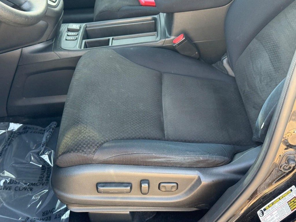 Honda CR-V Vehicle Full-screen Gallery Image 16