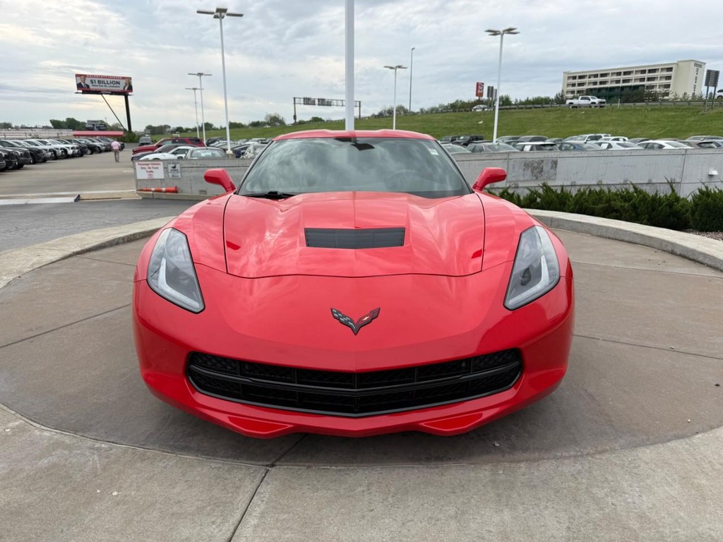 Chevrolet Corvette Vehicle Full-screen Gallery Image 10