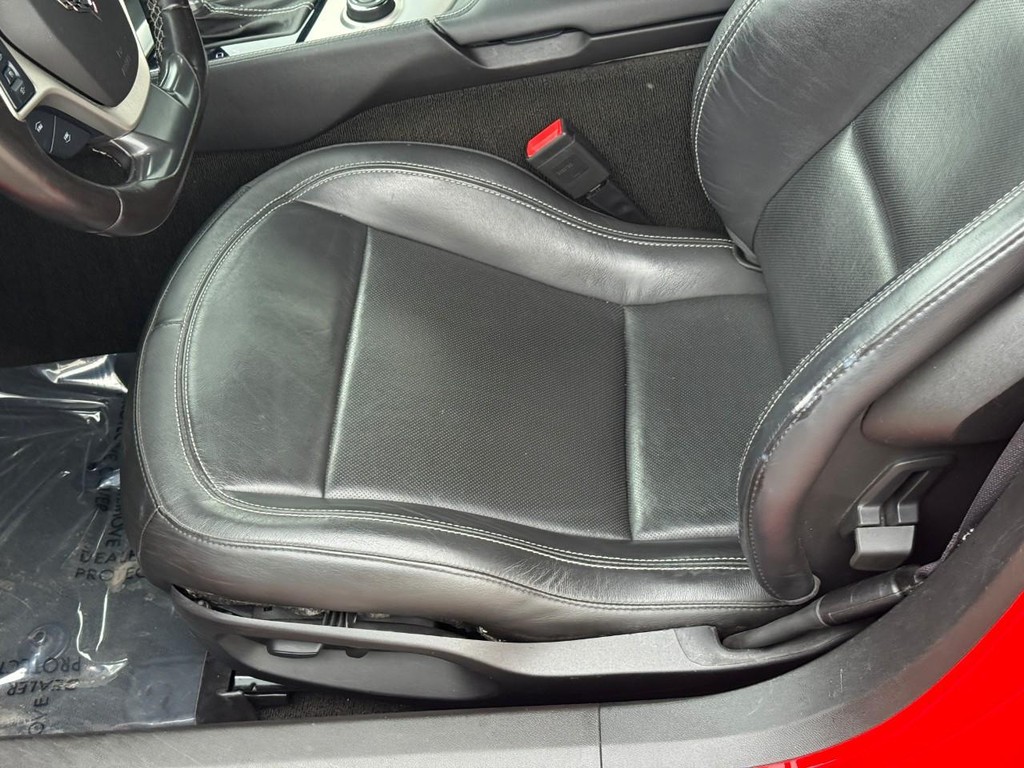 Chevrolet Corvette Vehicle Full-screen Gallery Image 13