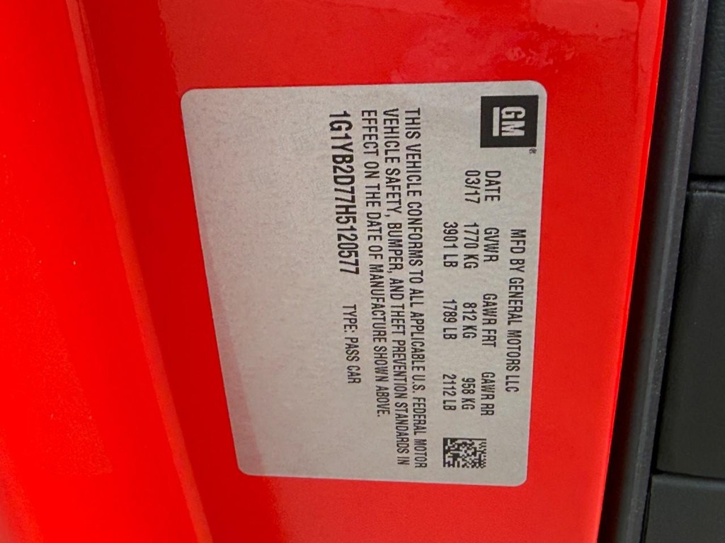 Chevrolet Corvette Vehicle Full-screen Gallery Image 18