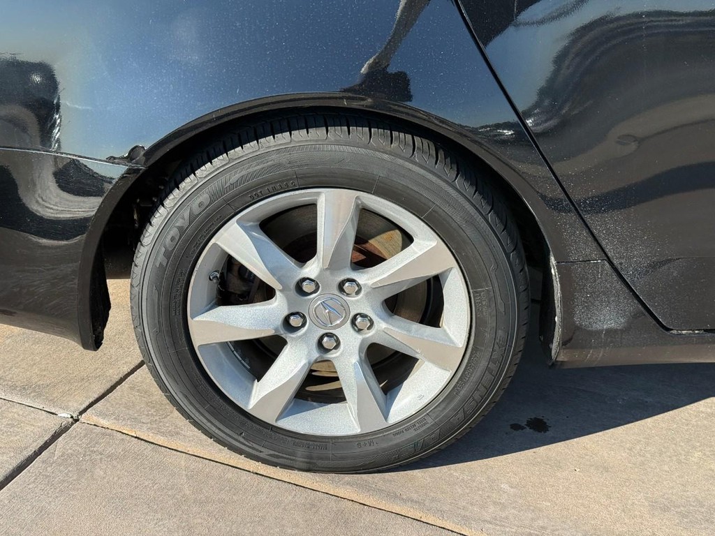 Acura TL Vehicle Full-screen Gallery Image 04