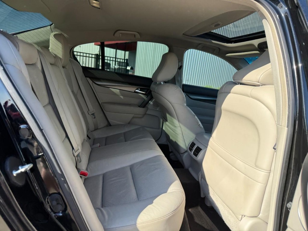 Acura TL Vehicle Full-screen Gallery Image 11