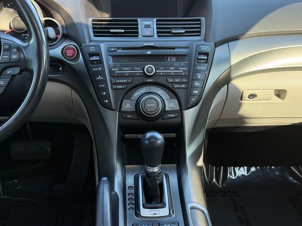 Acura TL Vehicle Full-screen Gallery Image 15