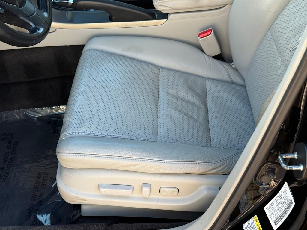 Acura TL Vehicle Full-screen Gallery Image 18