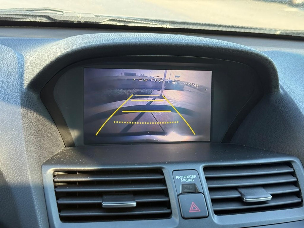 Acura TL Vehicle Full-screen Gallery Image 25