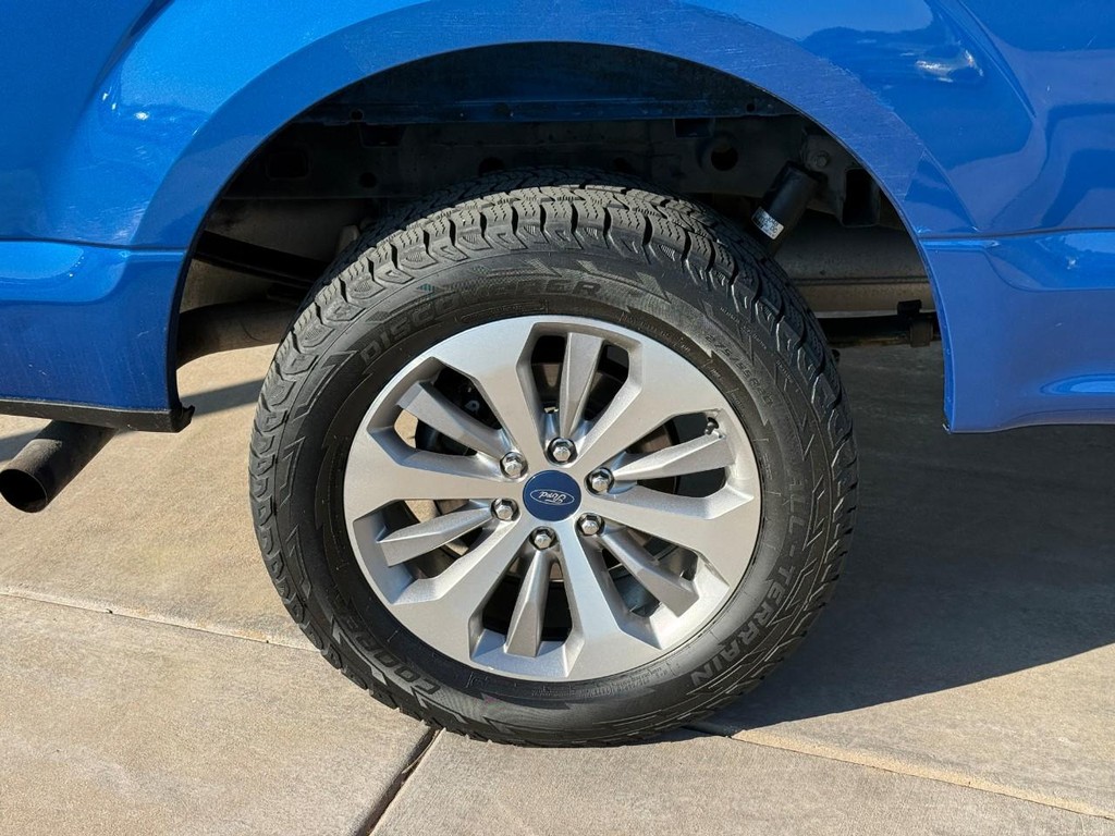 Ford F-150 Vehicle Full-screen Gallery Image 04