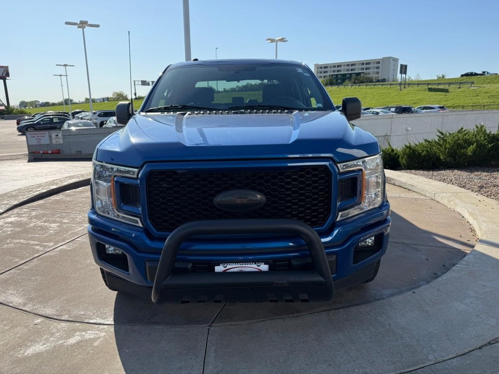 Ford F-150 Vehicle Full-screen Gallery Image 08