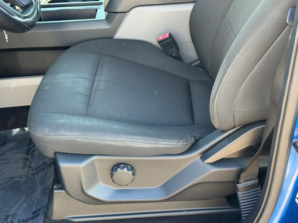 Ford F-150 Vehicle Full-screen Gallery Image 15