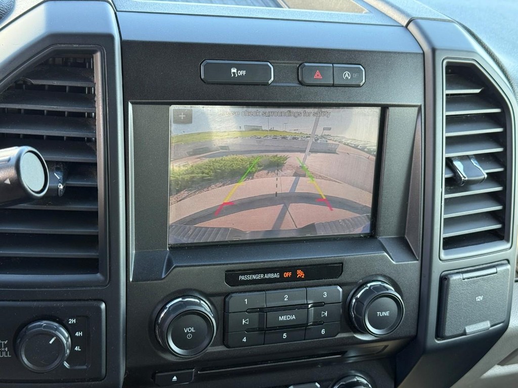 Ford F-150 Vehicle Full-screen Gallery Image 19