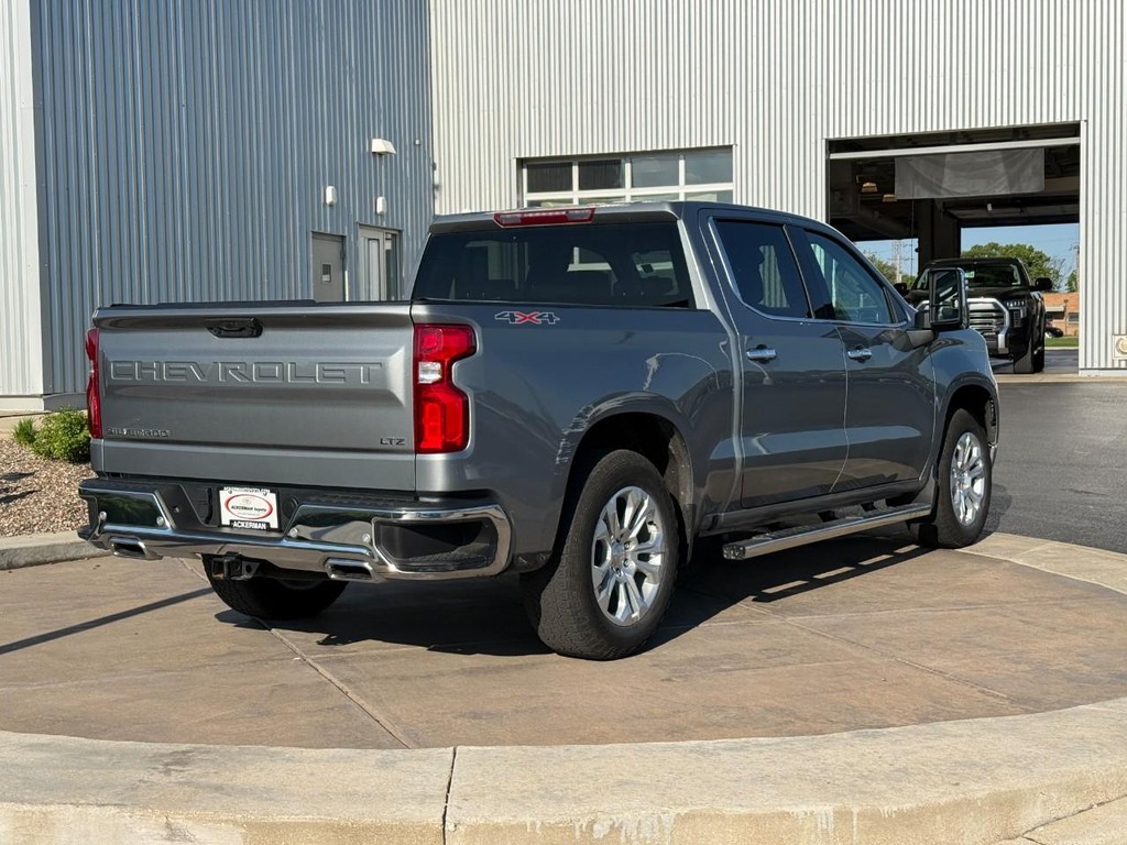 Chevrolet Silverado 1500 Vehicle Full-screen Gallery Image 03