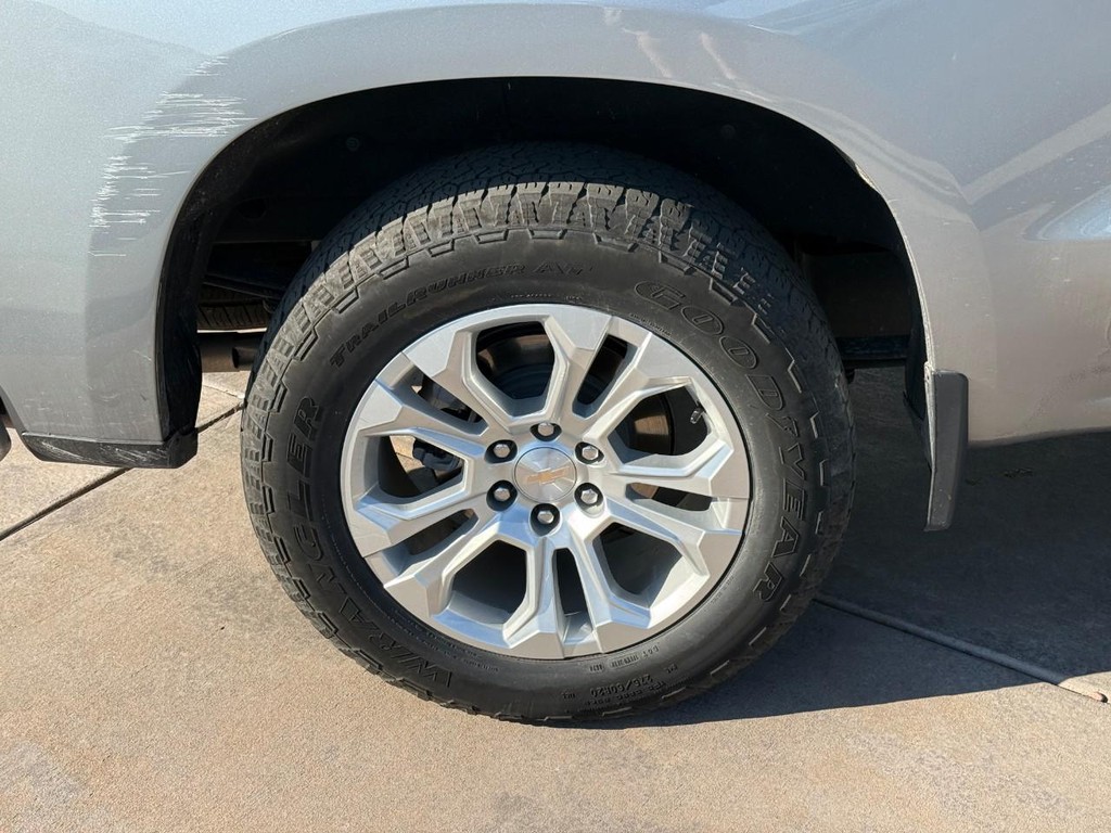 Chevrolet Silverado 1500 Vehicle Full-screen Gallery Image 04