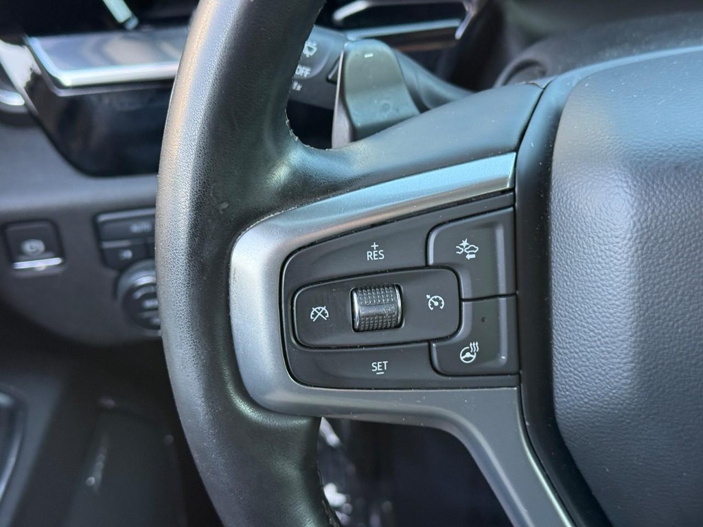 Chevrolet Silverado 1500 Vehicle Full-screen Gallery Image 17