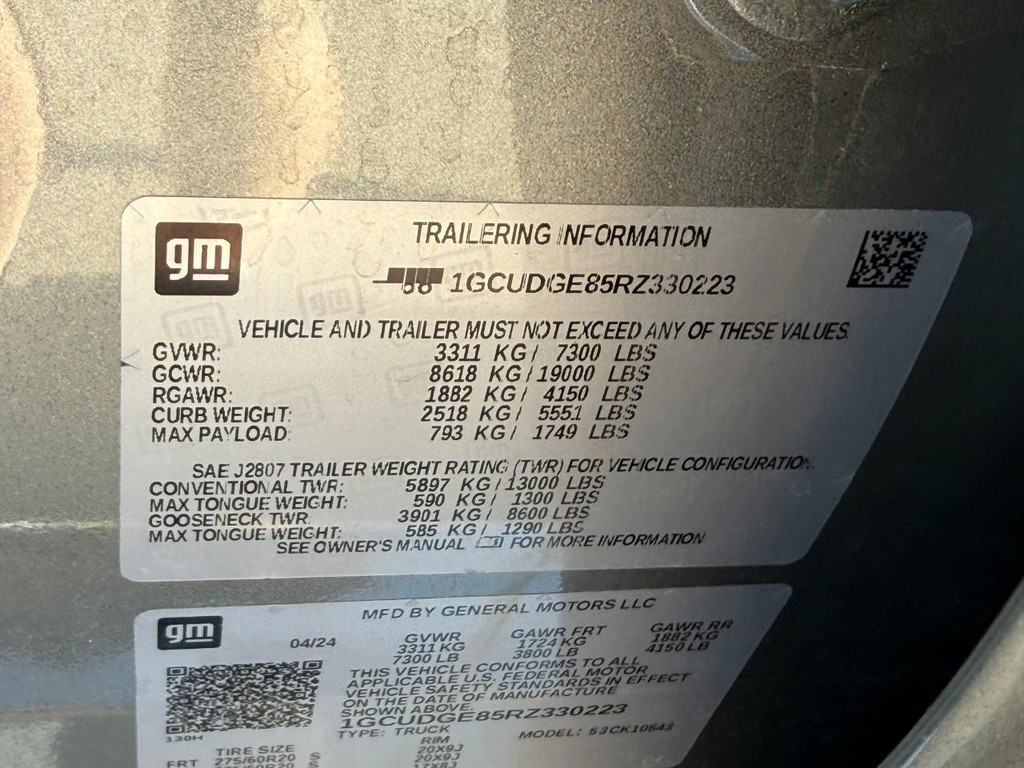 Chevrolet Silverado 1500 Vehicle Full-screen Gallery Image 24