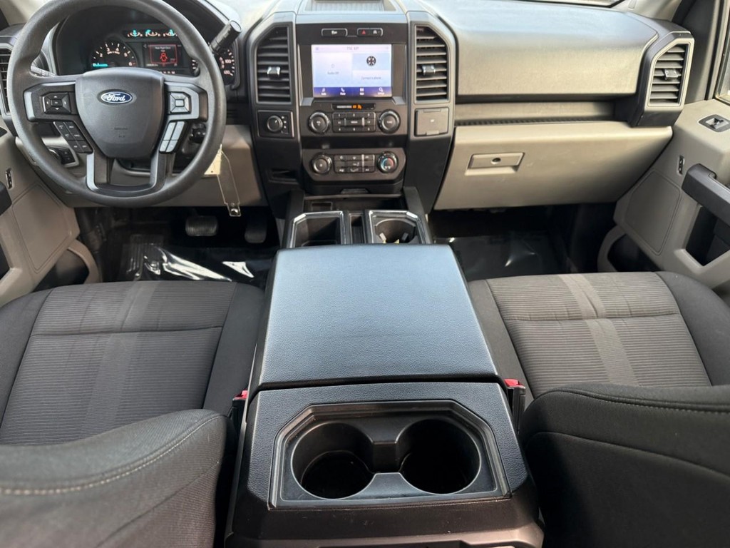 Ford F-150 Vehicle Full-screen Gallery Image 06