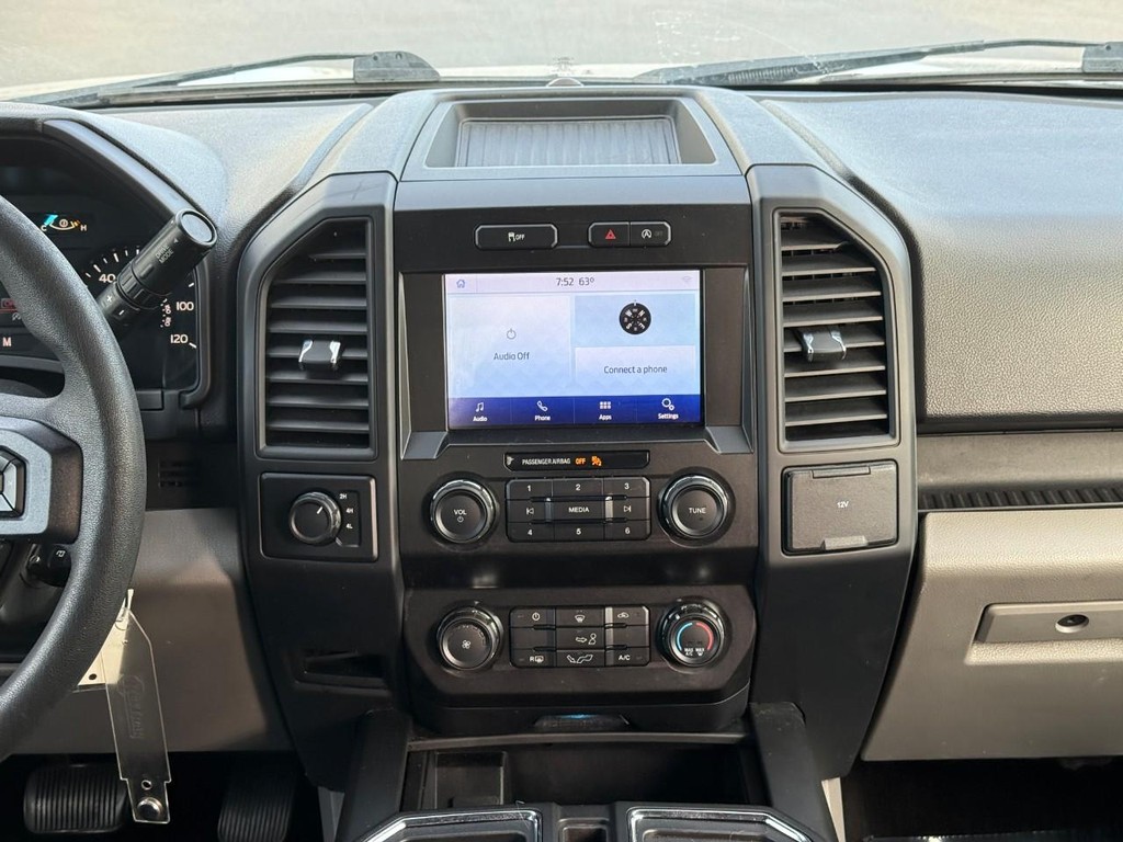 Ford F-150 Vehicle Full-screen Gallery Image 08