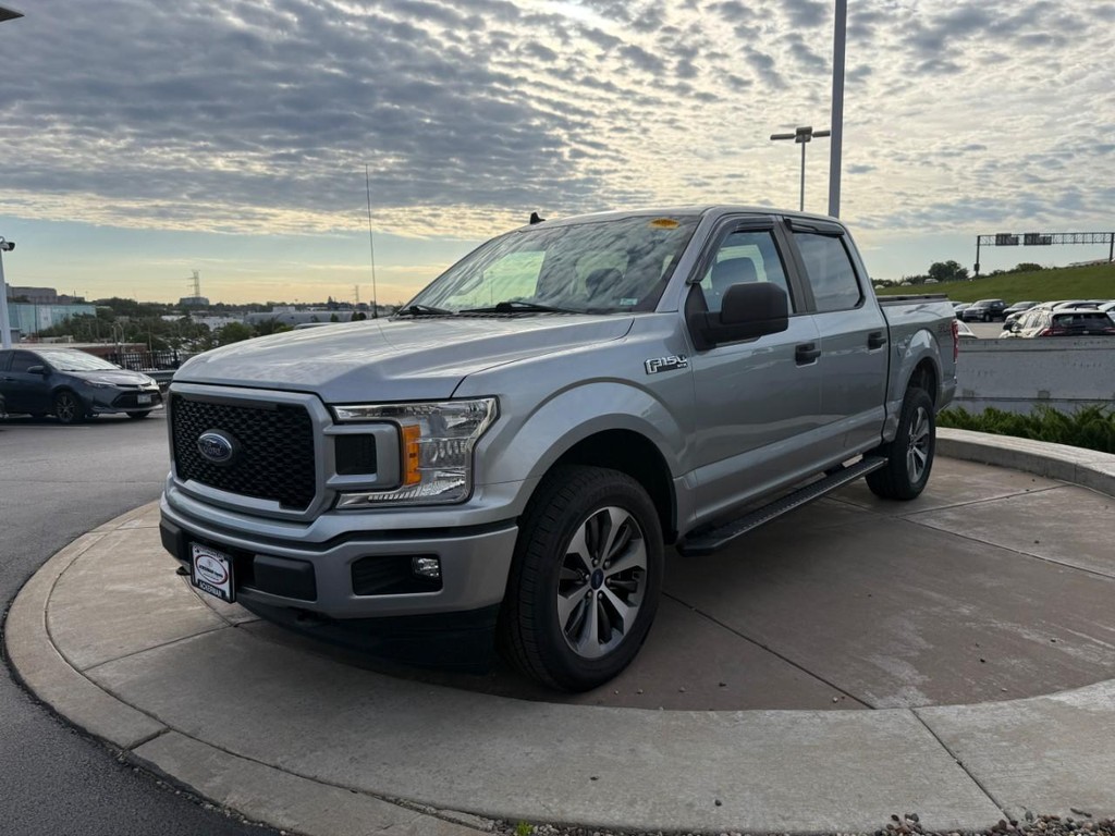 Ford F-150 Vehicle Full-screen Gallery Image 10