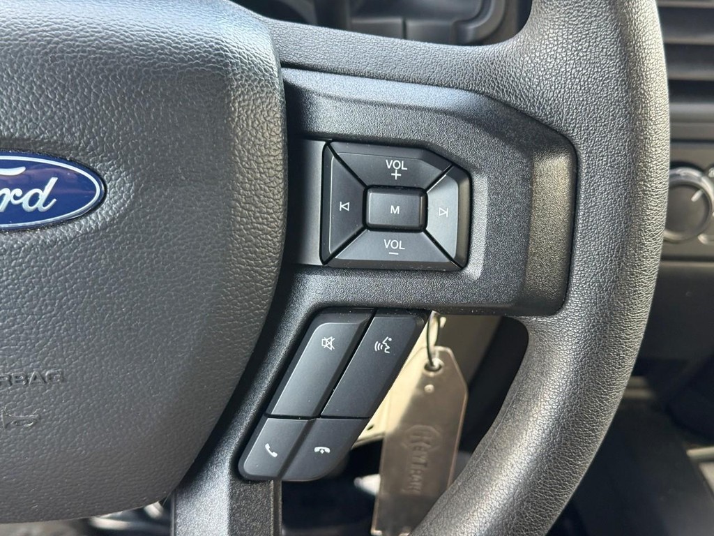 Ford F-150 Vehicle Full-screen Gallery Image 16