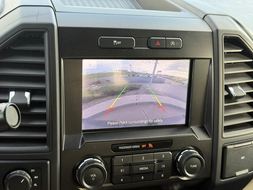 Ford F-150 Vehicle Full-screen Gallery Image 18