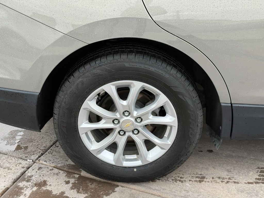 Chevrolet Equinox Vehicle Full-screen Gallery Image 04