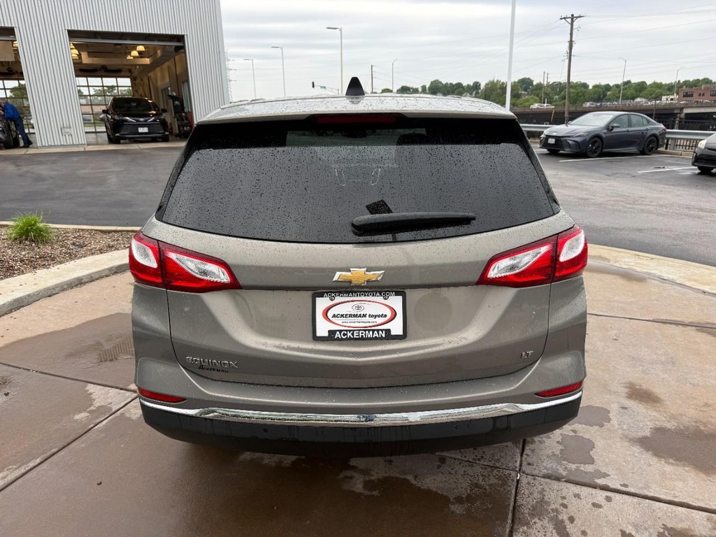 Chevrolet Equinox Vehicle Full-screen Gallery Image 06