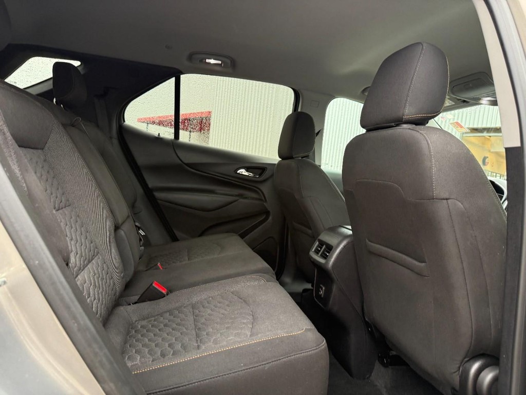Chevrolet Equinox Vehicle Full-screen Gallery Image 09