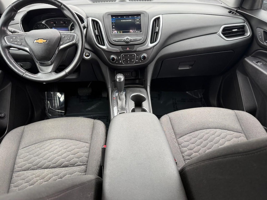 Chevrolet Equinox Vehicle Full-screen Gallery Image 10