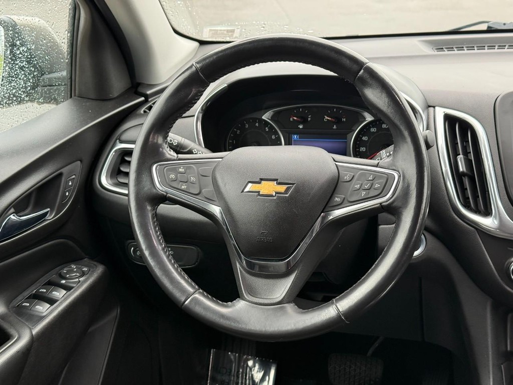Chevrolet Equinox Vehicle Full-screen Gallery Image 11