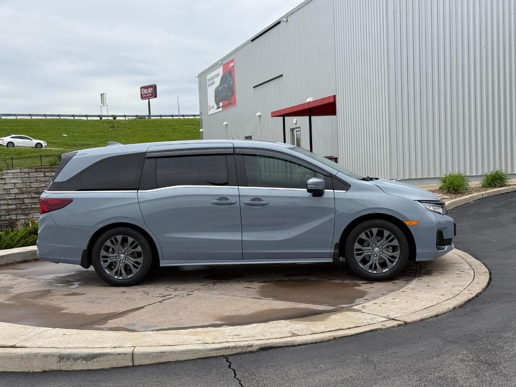 Honda Odyssey Vehicle Full-screen Gallery Image 02