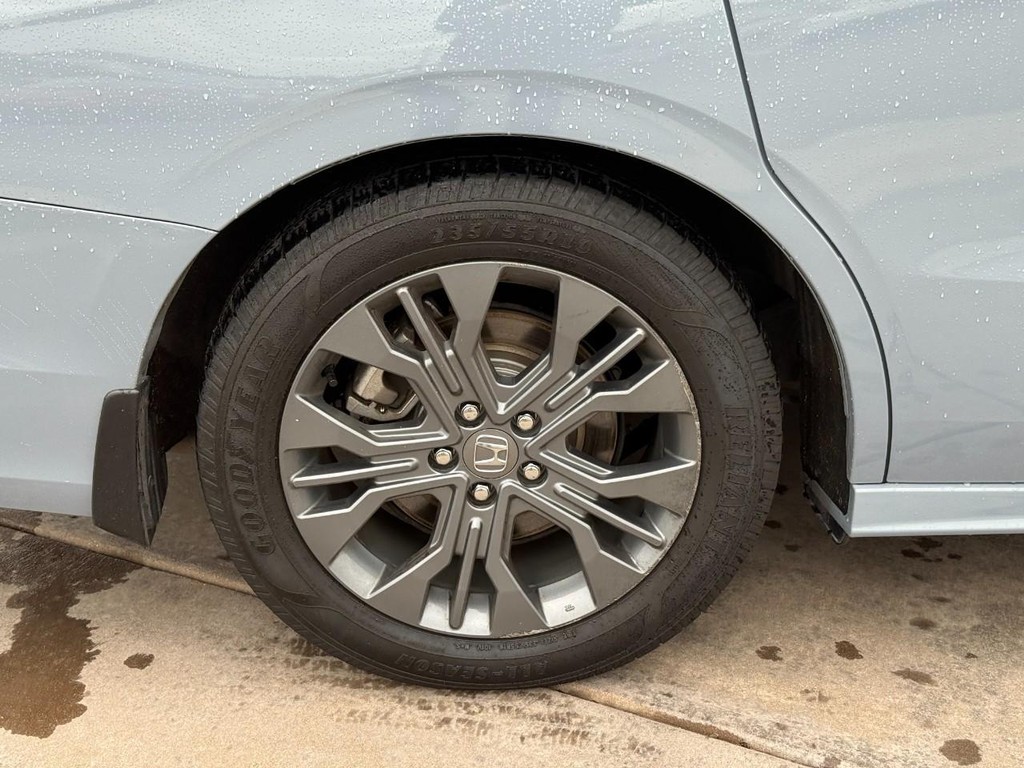 Honda Odyssey Vehicle Full-screen Gallery Image 04